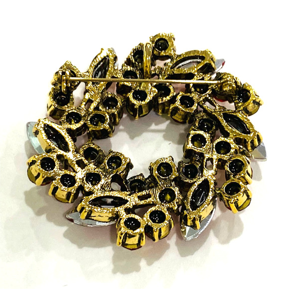 Vintage Look Wreath Brooch Pendant Red Glass Rhinestones Pin Stacked Dimensional - Picture 3 of 8